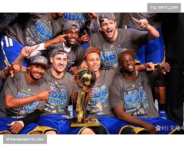 勇士防守体系因核心伤缺崩塌，内线护框成为明显短板